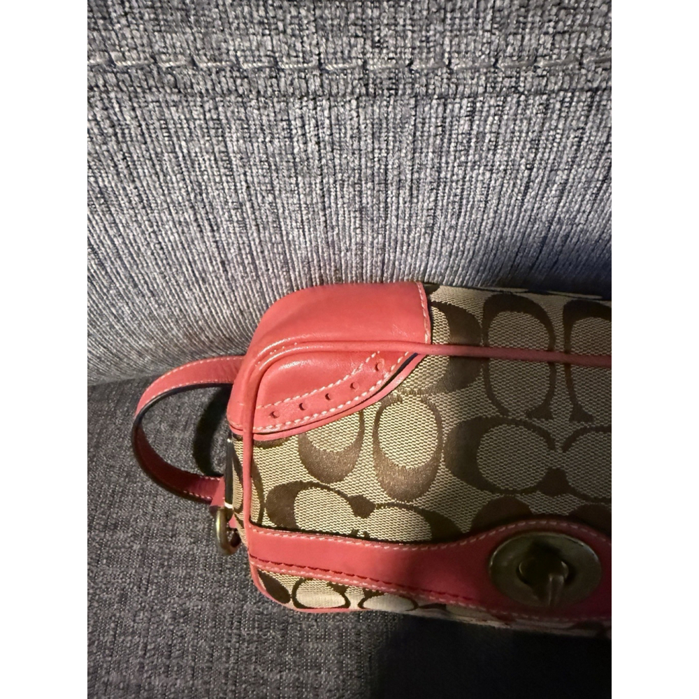 Vintage y2k Coach Hot Pink Crossbody with Turnlock - Picture 8 of 11